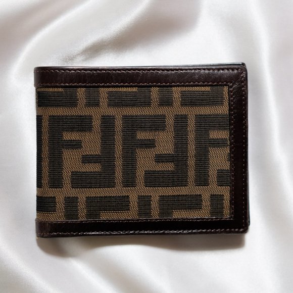 ✨ Authentic Pre-loved FENDI Zucca Bifold Wallet - Brown Canvas Leather - Picture 1 of 6